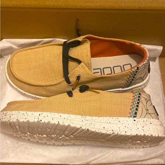 These are hey dudes brand new never wore - Picture 1 of 1